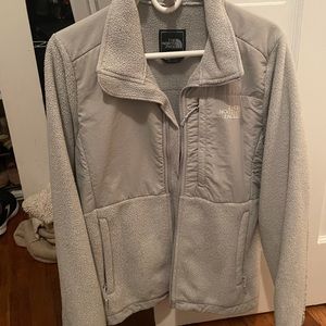 Grey Medium Northface Denali 2 Fleece
